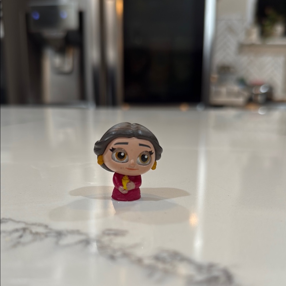 Disney Doorables series 12 Alma